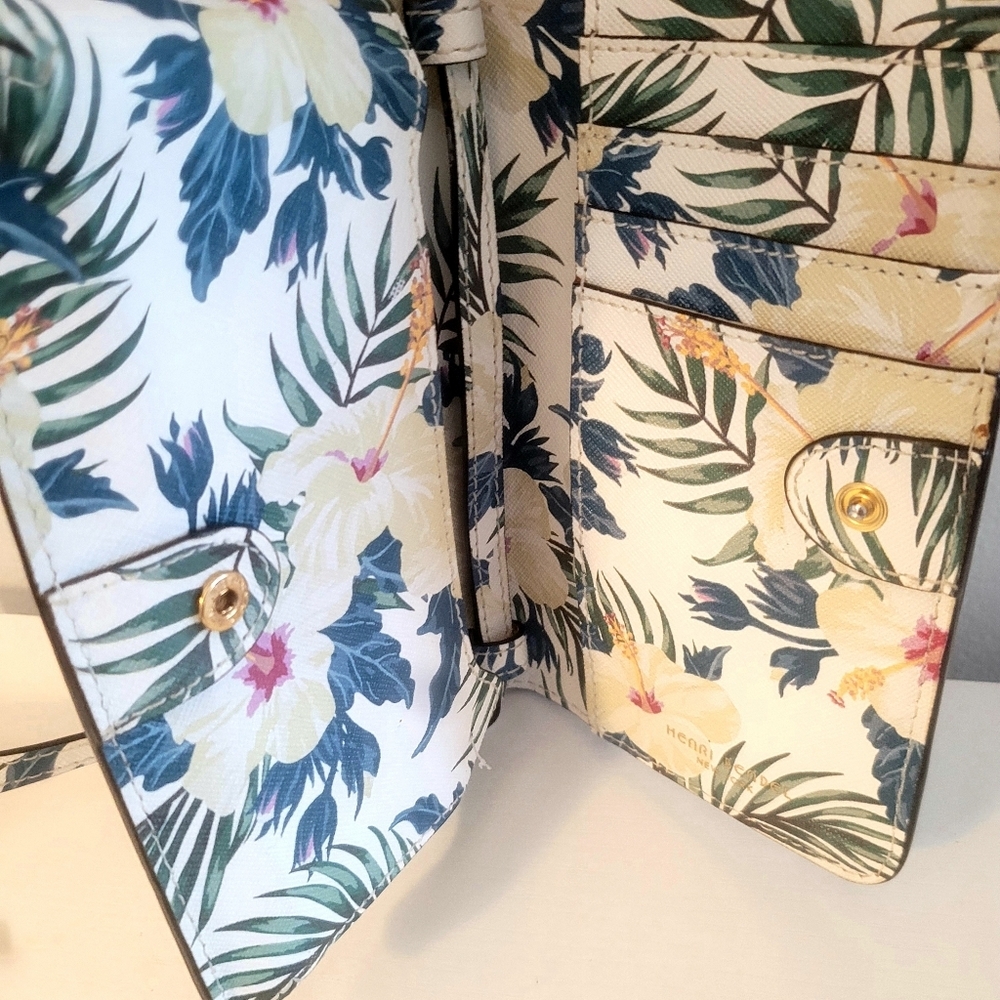 Henri Bendel Floral Crossbody - Picture 5 of 11